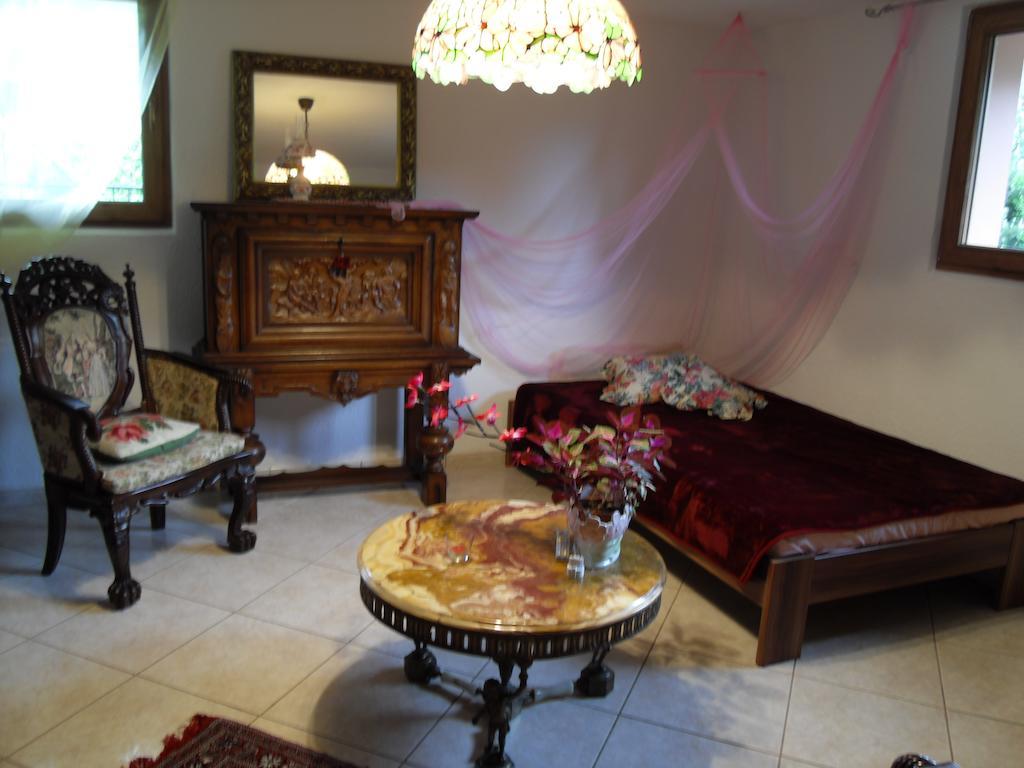 Bed&Breakfast In Flueh Hofstetten-Fluh Cameră foto